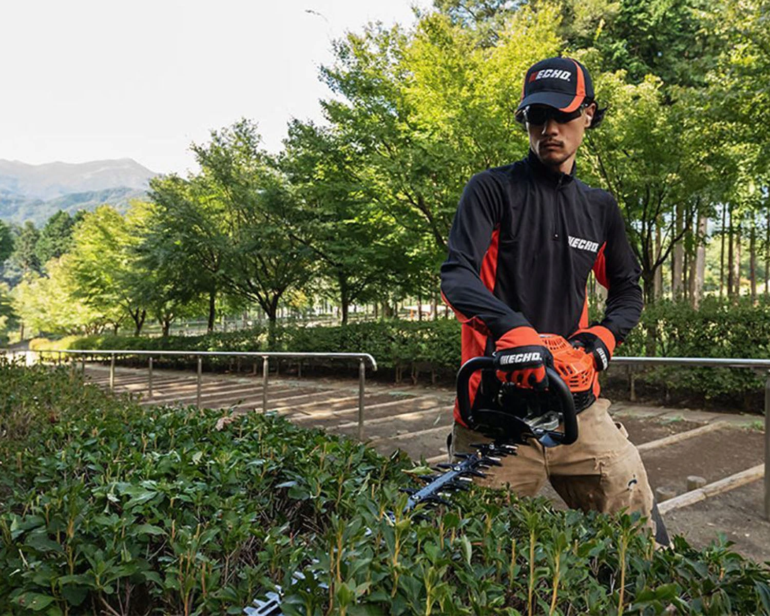 Echo HC-2320 Hedgetrimmer 4 Echo HC-2320 Hedgetrimmer - Image 2