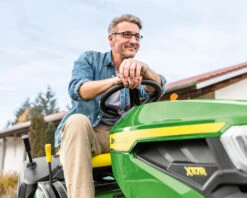 John Deere X117R Lawn Tractor 9 John Deere X117R Lawn Tractor -Stih Machinery Shop 5 4 0000s 0000 r2g027271 LSC