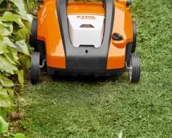 Stihl RLA240 Cordless Lawn Scarifier 8 Stihl RLA240 Cordless Lawn Scarifier -Stih Machinery Shop RLA240 0001 RL RLA240 AW 004